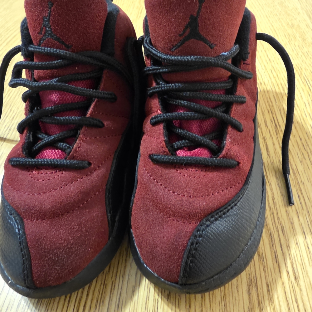 Jordan Kids Red and Black Sneakers - Picture 2 of 10